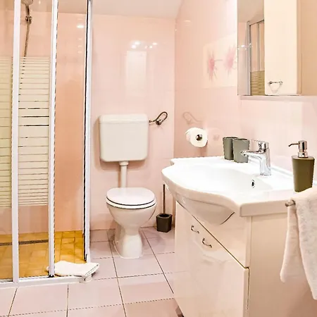 In With Wifi بيت للعطل Smokovic