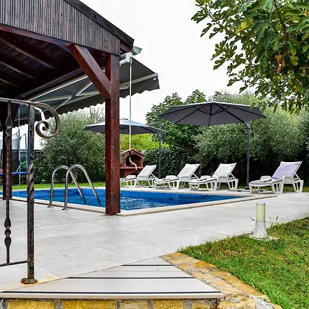 In With Wifi بيت للعطل